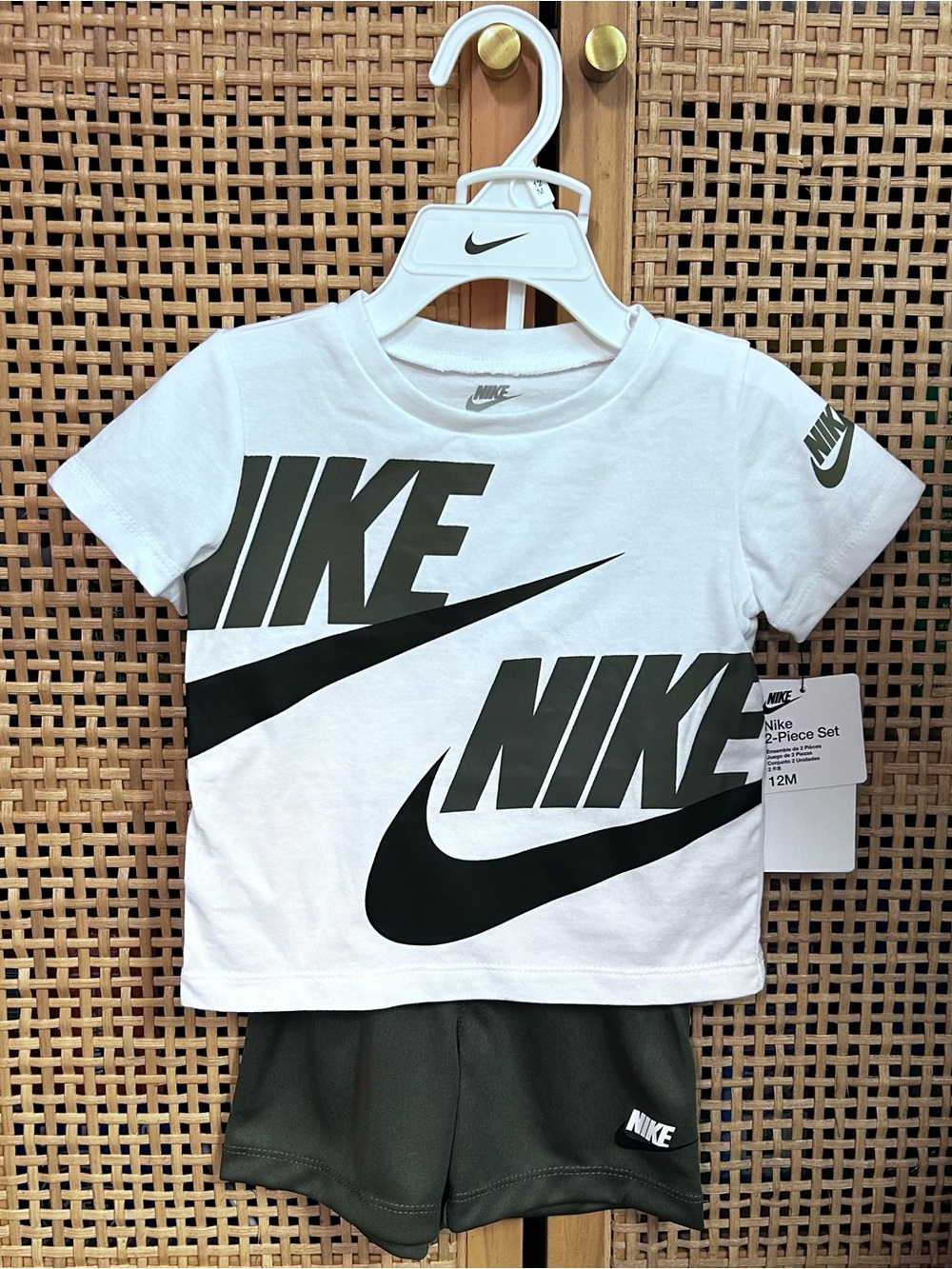 Nike Boys Athletic Set NWT 12 Months